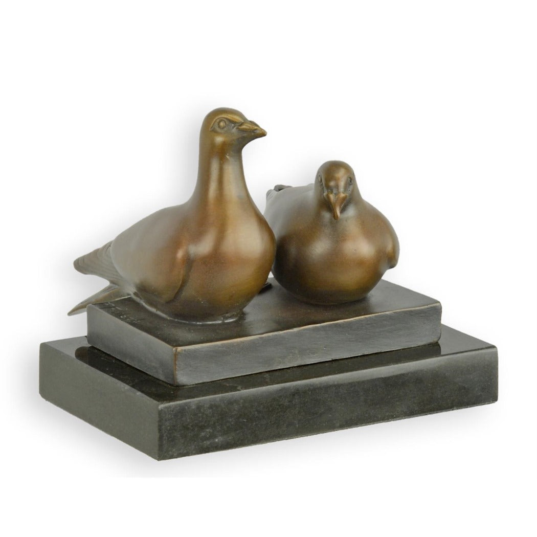 BRONZESKULPTUR EINES TAUBENPAARES