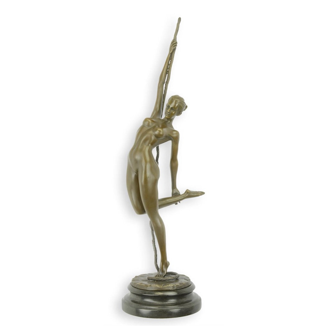 EROTISCHE BRONZESKULPTUR EINER SEILTÄNZERIN