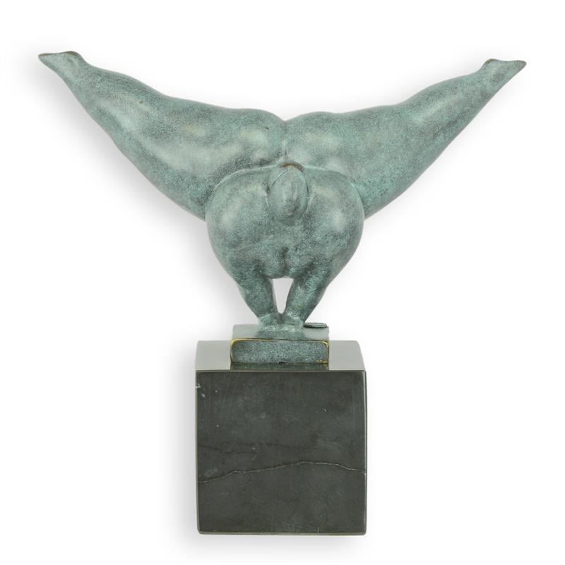 Bronzeskulptur einer Tänzerin, grünes Finish