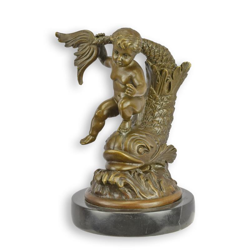 Bronze-Skulptur Putto auf einem Fisch