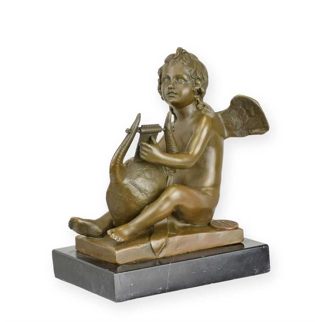 BRONZESKULPTUR EINES SITZENDEN ENGELS