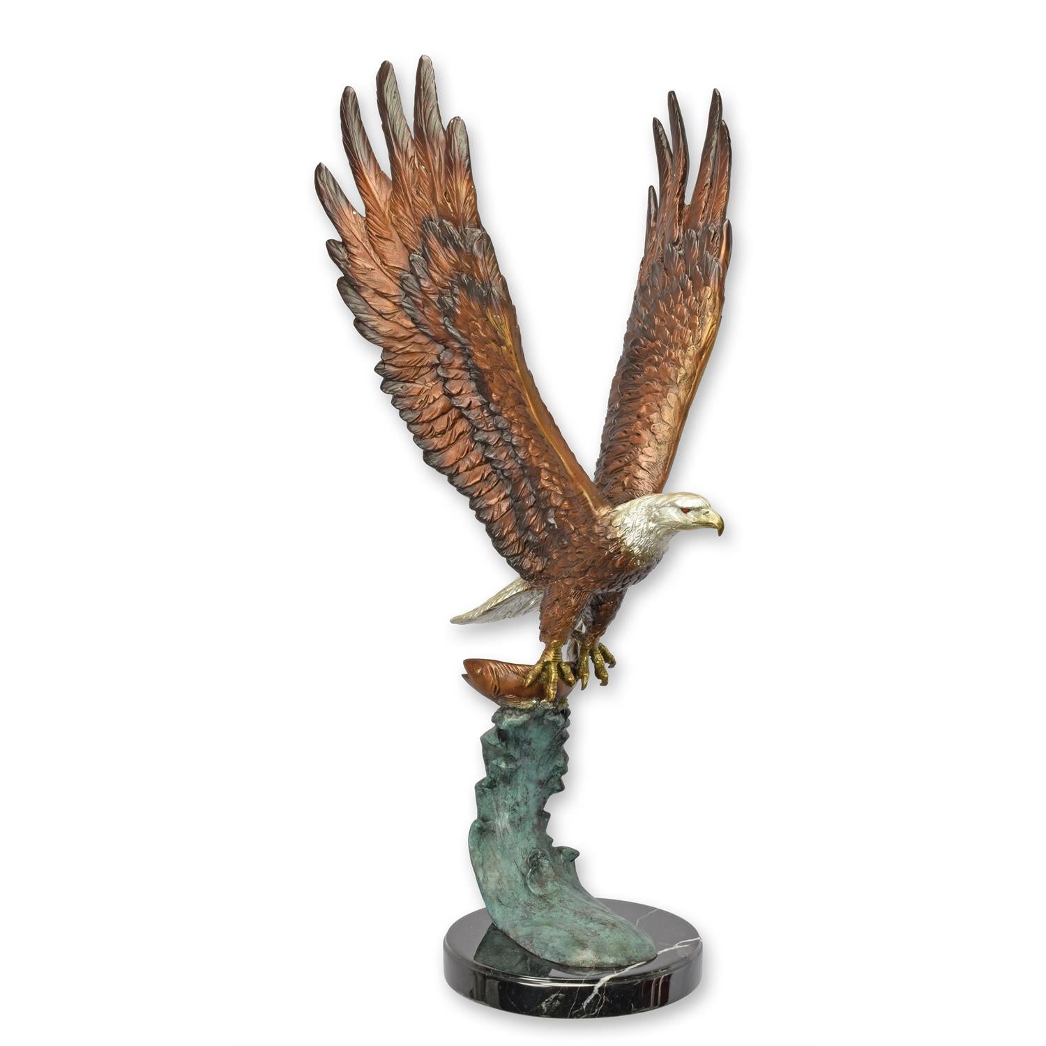 Bronzeskulptur eines Adlers im Flug